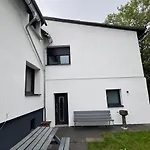 Prázdninový dům Am Suedwall Links - Modern, Familienfreundlich & Mit Garten *