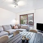 Am Suedwall Links - Modern, Familienfreundlich & Mit Garten *