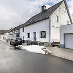 Am Suedwall Links - Modern, Familienfreundlich & Mit Garten Medebach